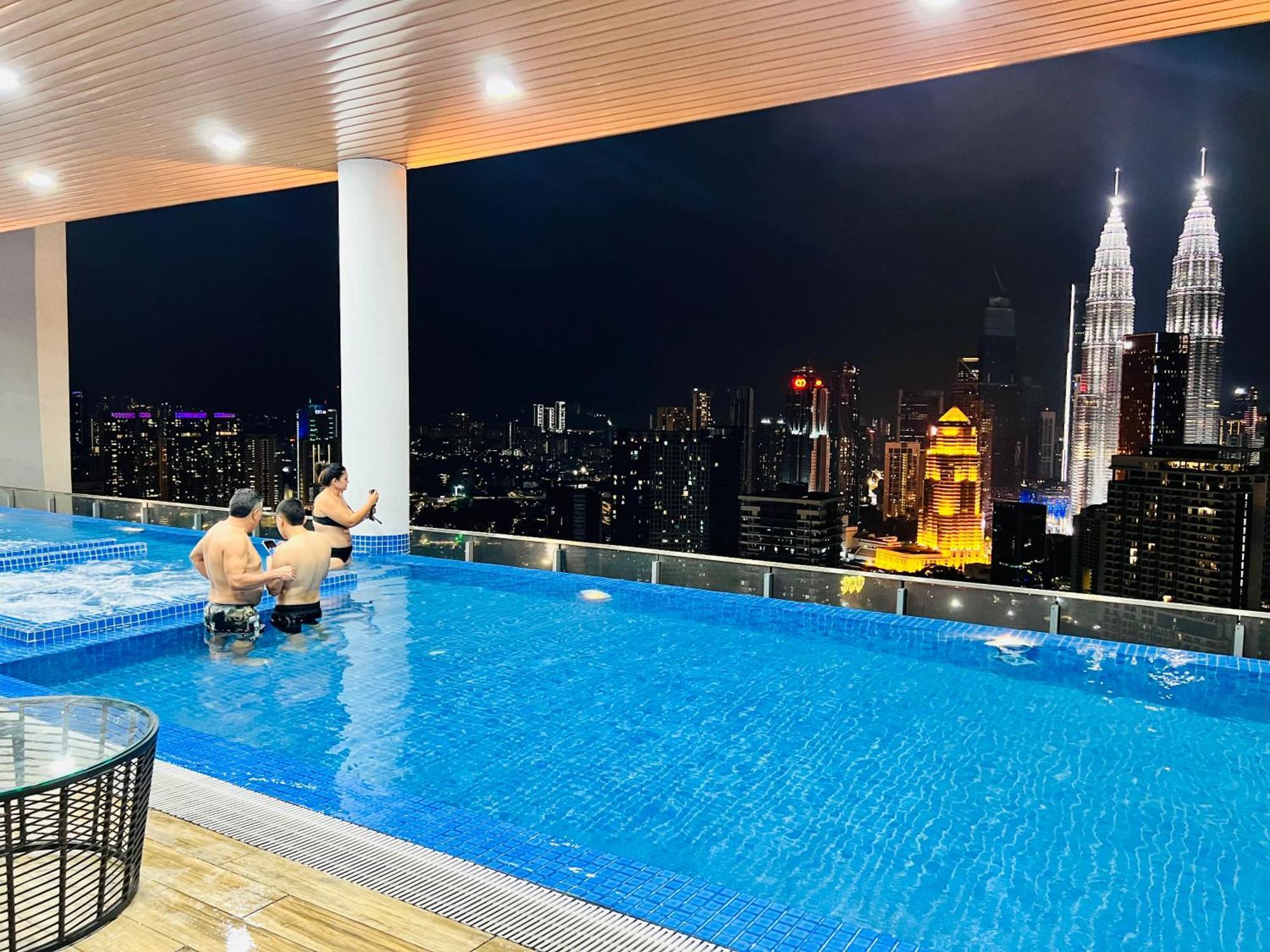 Apartment Klcc The Luxe Colony Skypool By Tasrifa *