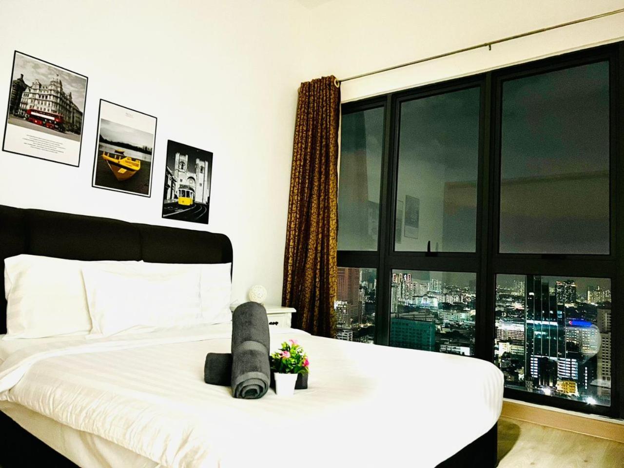 Klcc The Luxe Colony Skypool By Tasrifa Kuala Lumpur